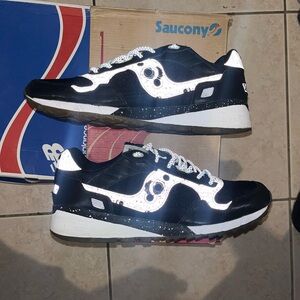 Saucony 5500 Cruel World 6 “ Giant Leaps “ Men’s Sneakers Black Silver Size 12